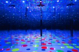 Yayoi Kusama, <em>Infinity Dots Mirrored Room</em>, 1996